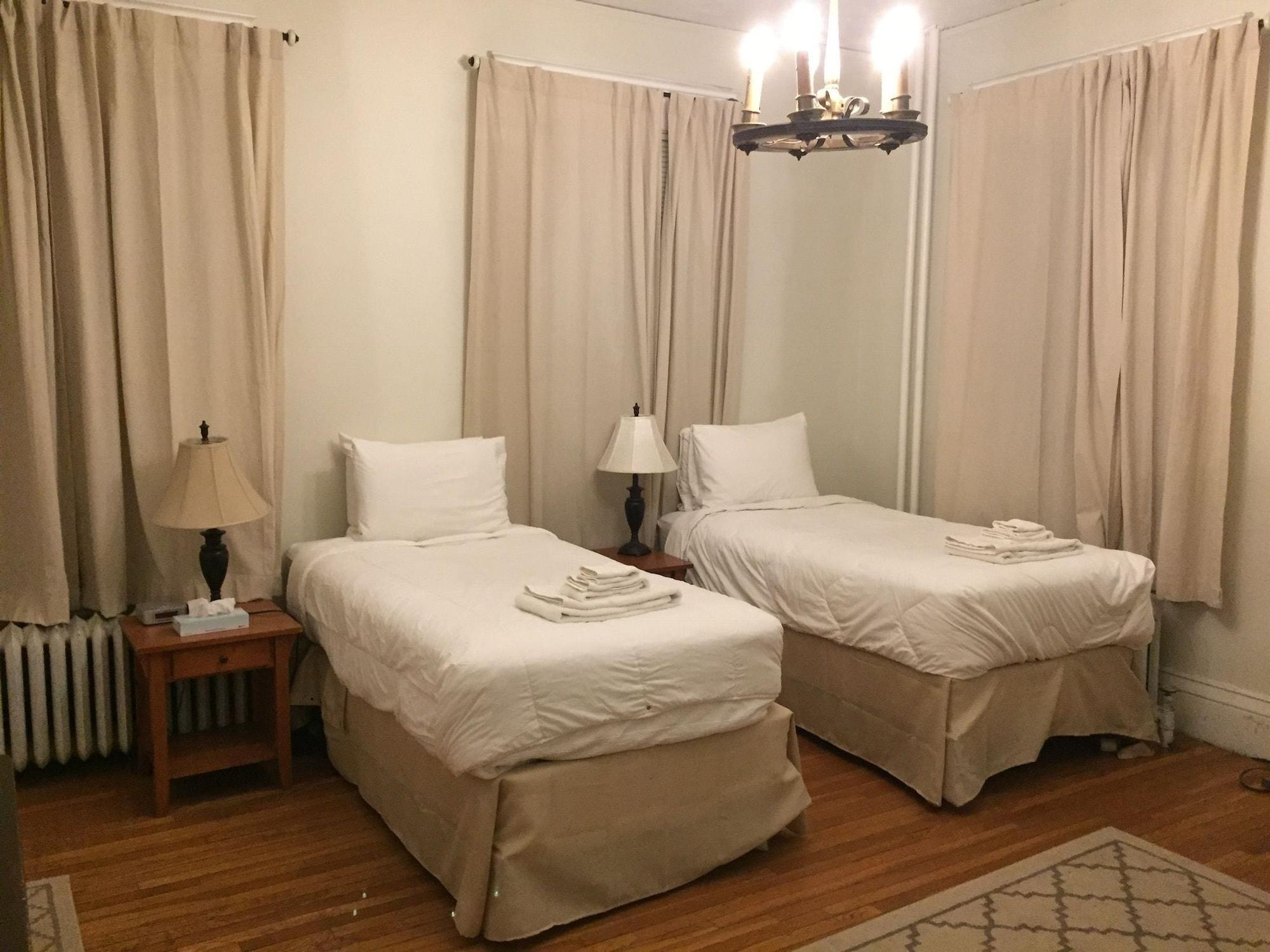 Walker Center Hotel Нютон Екстериор снимка